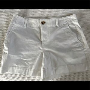 LOFT size 4 white chinos 4” inseam